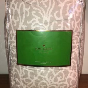 Kate Spade Twin XL Comforter ~bubbly paisley~